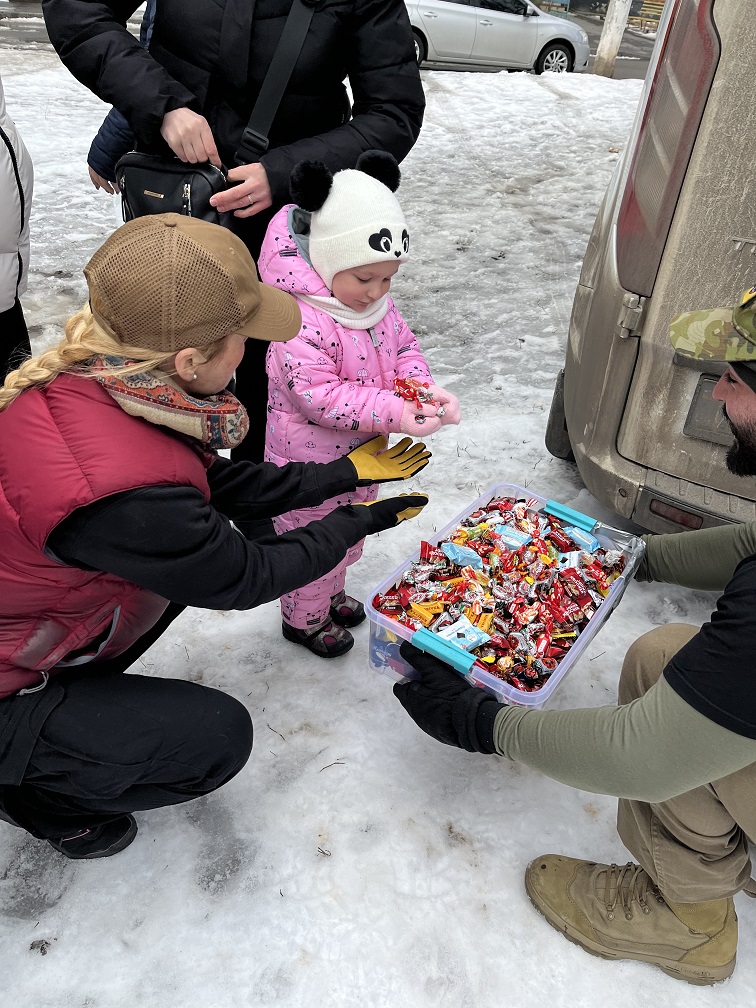 Civilian Aid Delivery to Izum, Kharkiv